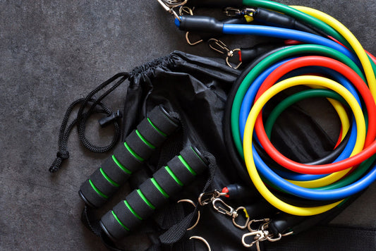 7 accesorii de fitness de care ai nevoie pentru un antrenament complet