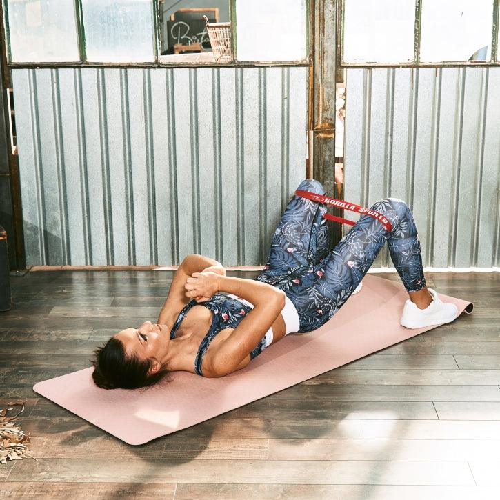 Saltea de yoga cu partea inferioară antiderapantă, lățime 60 cm și grosime 0,6 cm