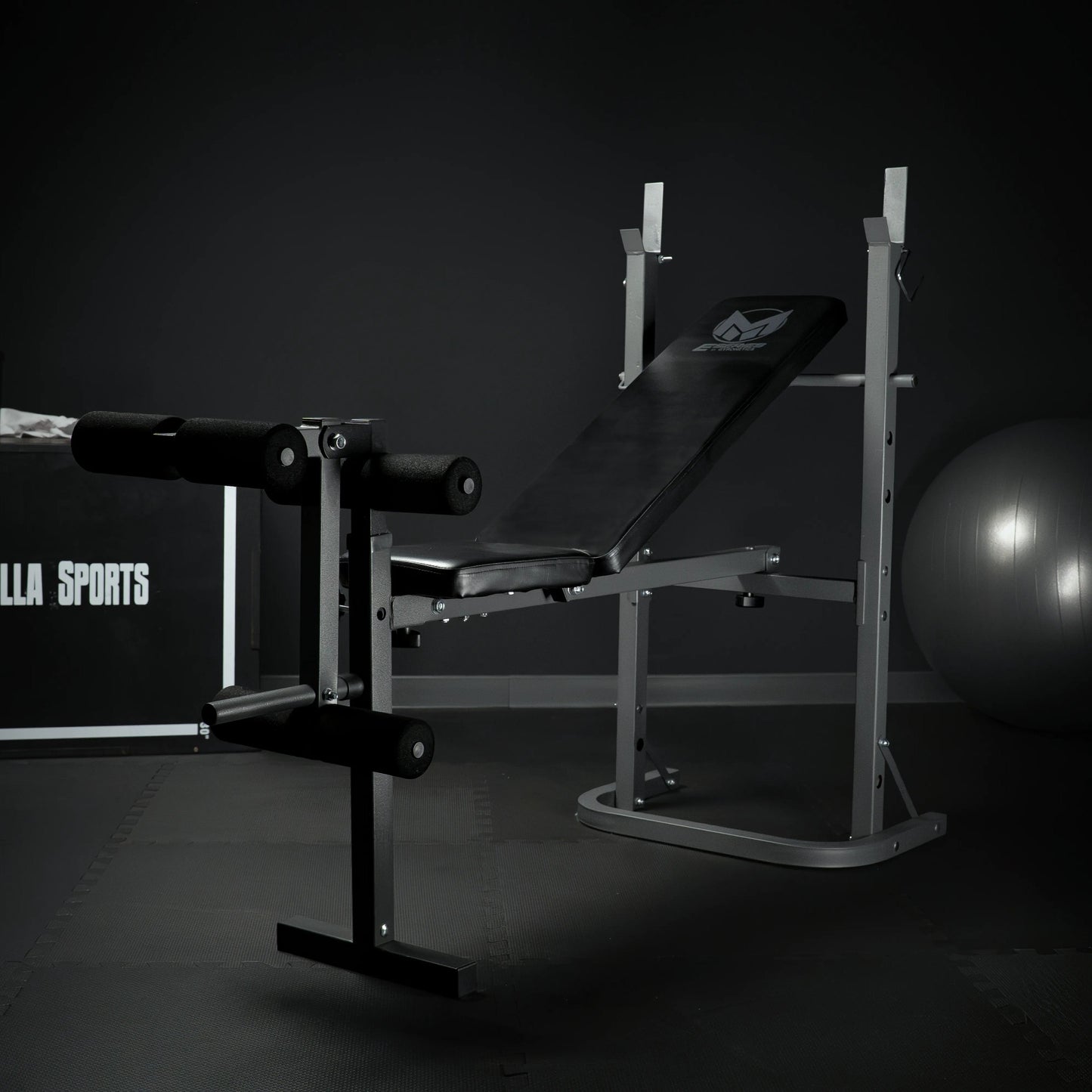 Bancă înclinată E-Series cu suport inclus, extensor pentru picioare