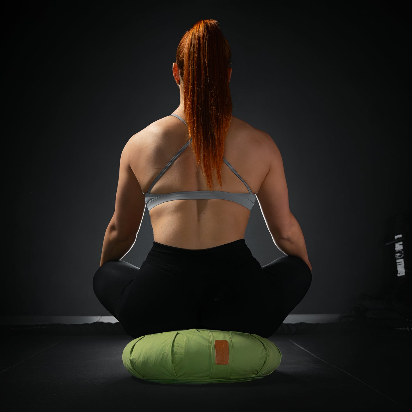 Pernă de meditație rotundă, cu diametrul de 30 cm și înălțimea de 18 cm