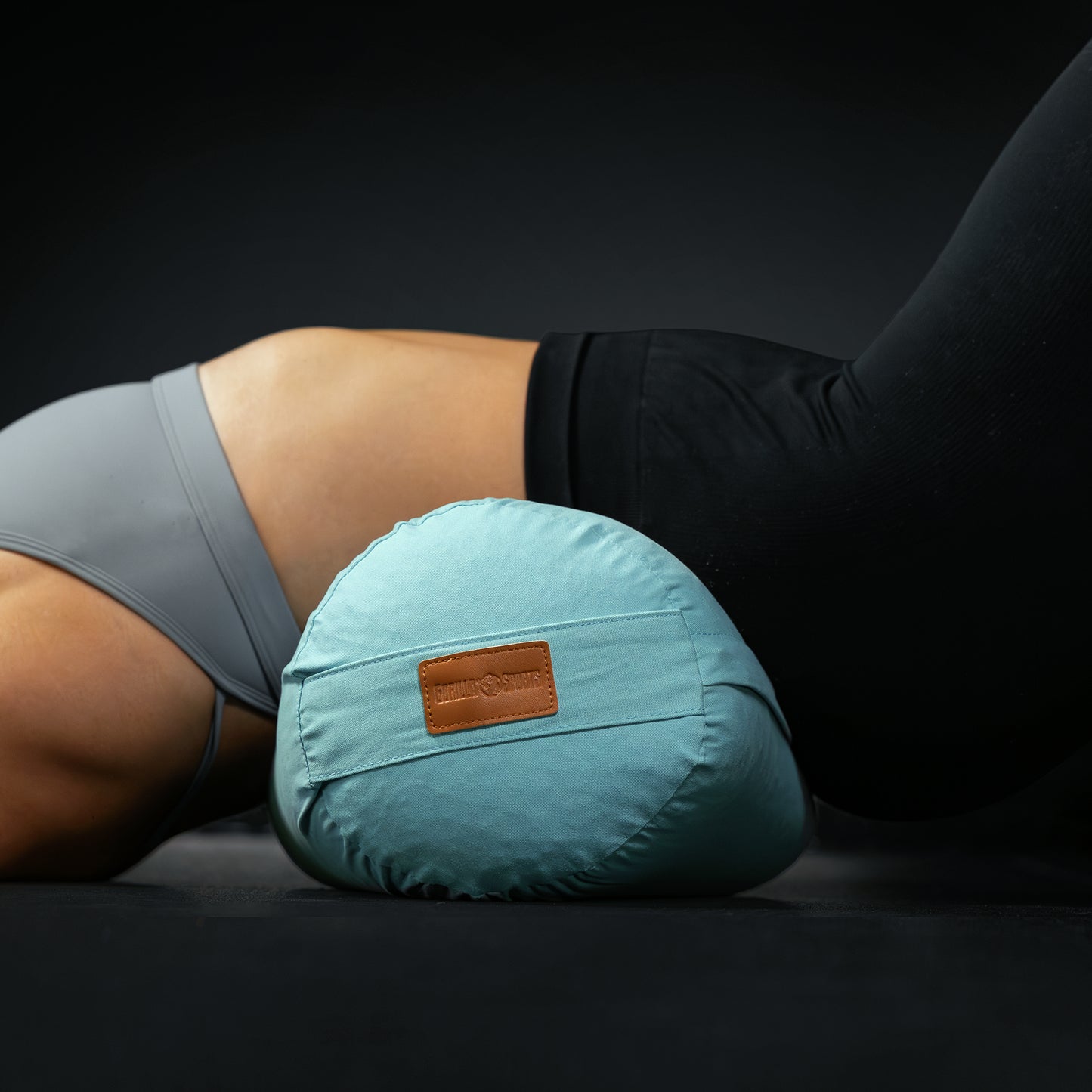 Perna de yoga cu lungimea de 65 cm și înălțimea de 20 cm