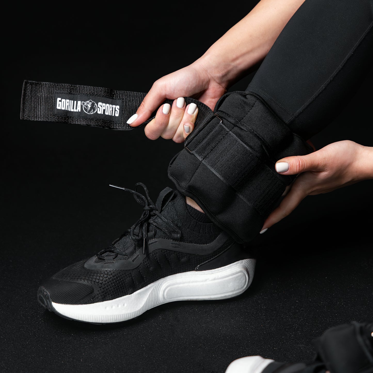 Greutati pentru incheietura mana/glezna reglabile 0, 45 - 2, 25 kg, gri, Gorilla Sports